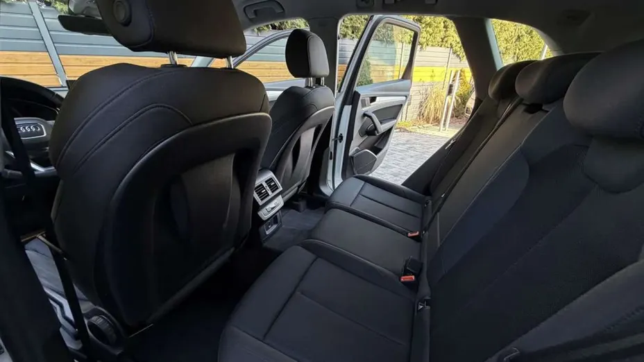 AUDI Q5 -