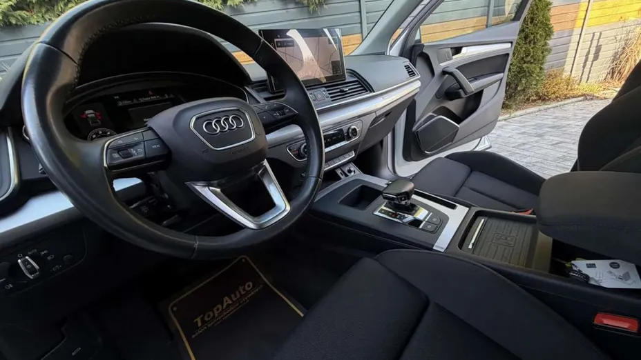 AUDI Q5 -