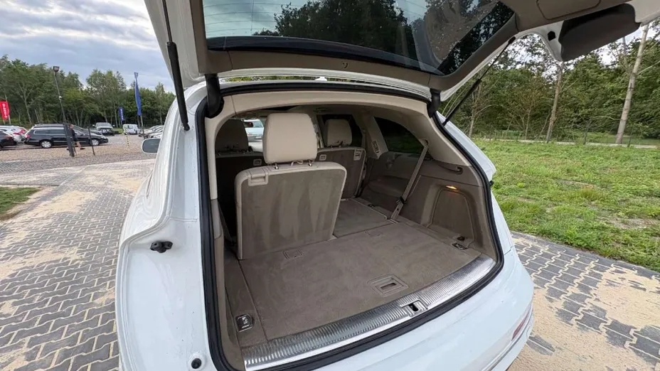 AUDI Q7 -