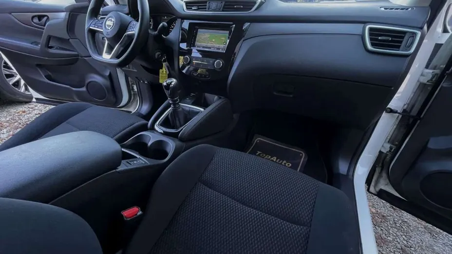 NISSAN Qashqai -