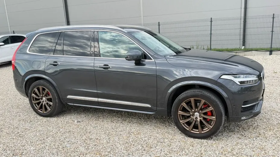 VOLVO XC90 -