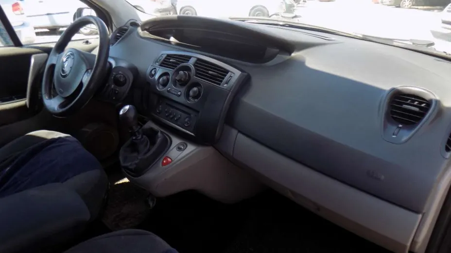 RENAULT Scenic -