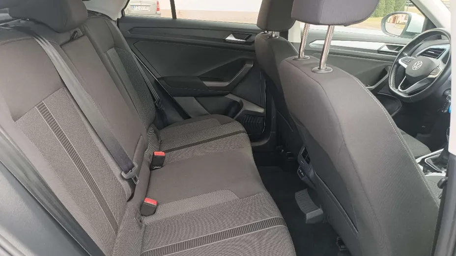 VOLKSWAGEN T-ROC -