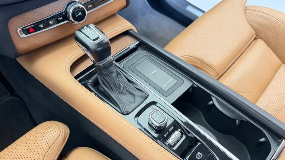 VOLVO XC90 -