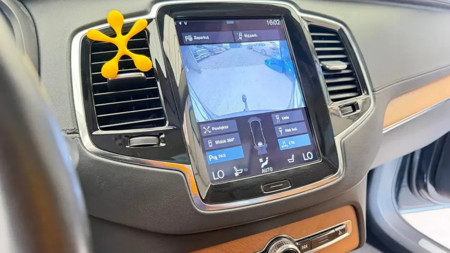 VOLVO XC90 -