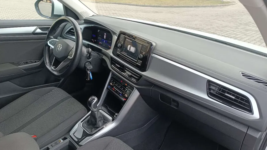 VOLKSWAGEN T-ROC -