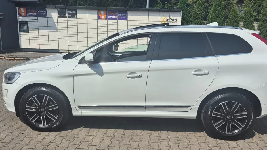 VOLVO XC60 -