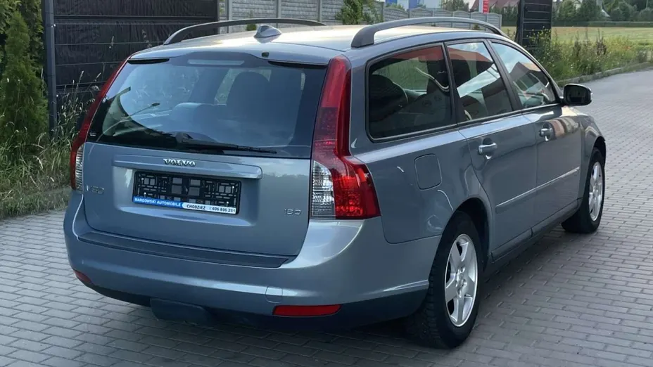 VOLVO V50 -
