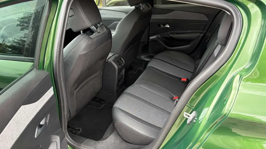 PEUGEOT 308 -