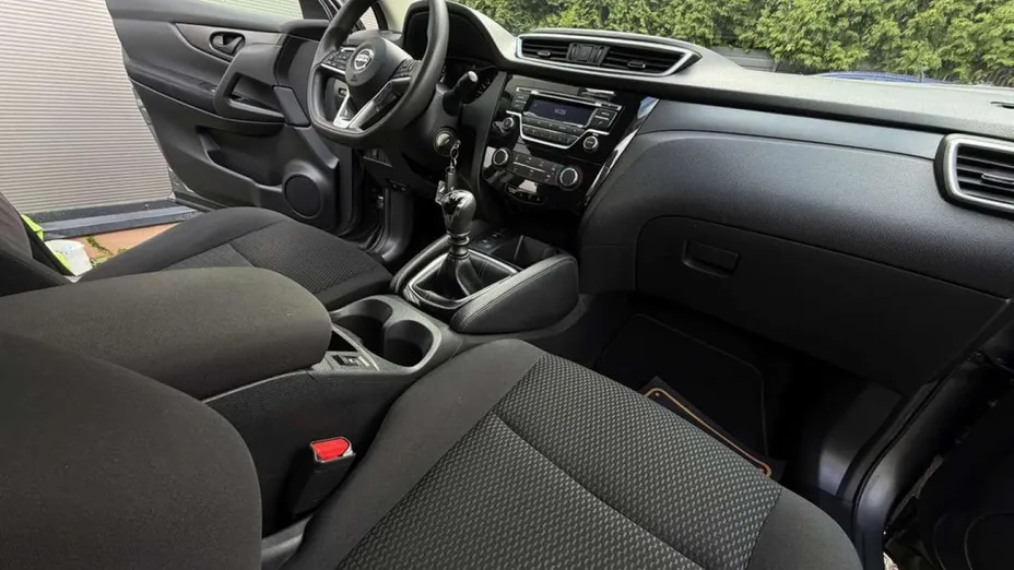 NISSAN Qashqai -
