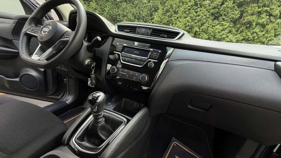 NISSAN Qashqai -