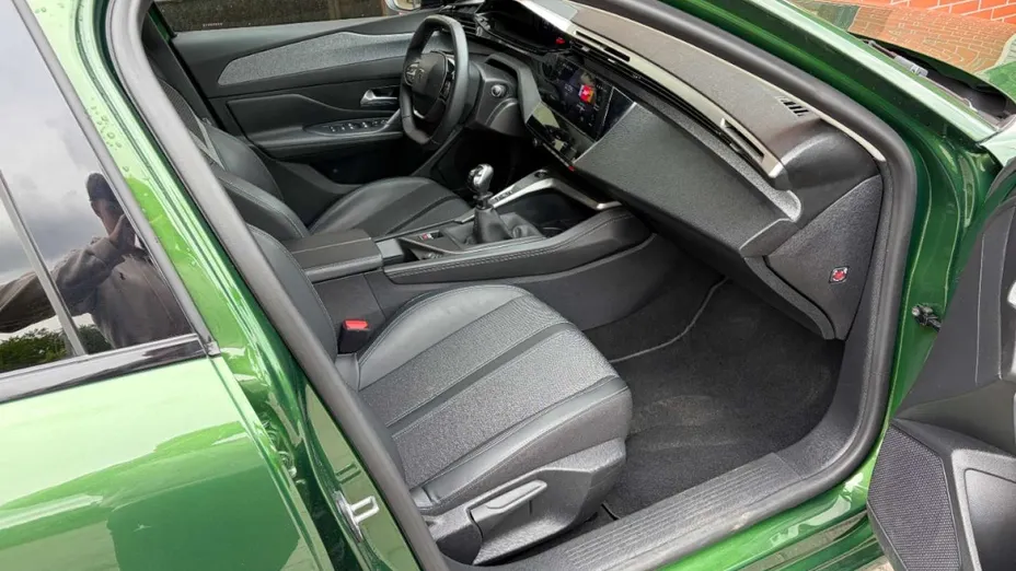 PEUGEOT 308 -