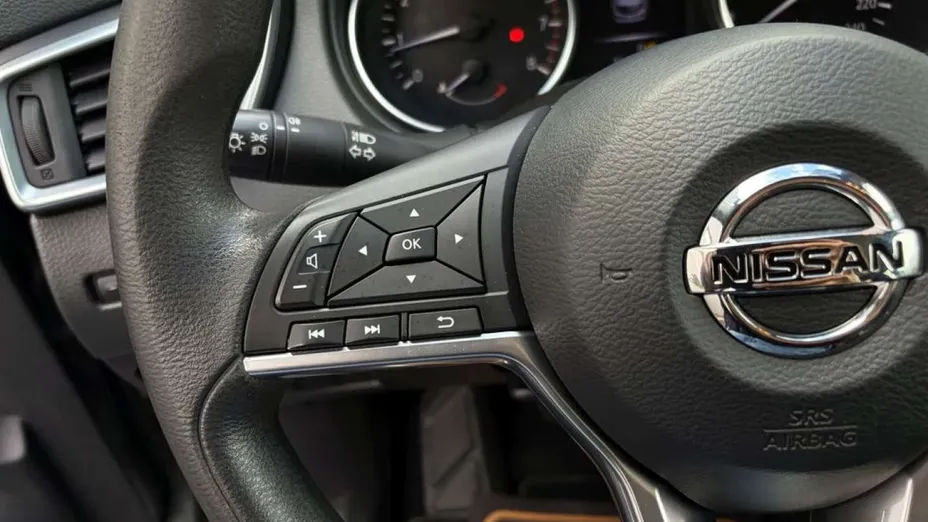 NISSAN Qashqai -