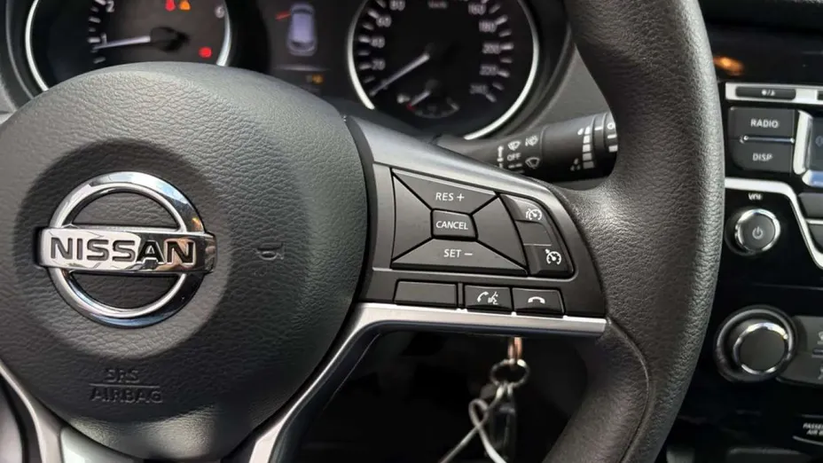 NISSAN Qashqai -