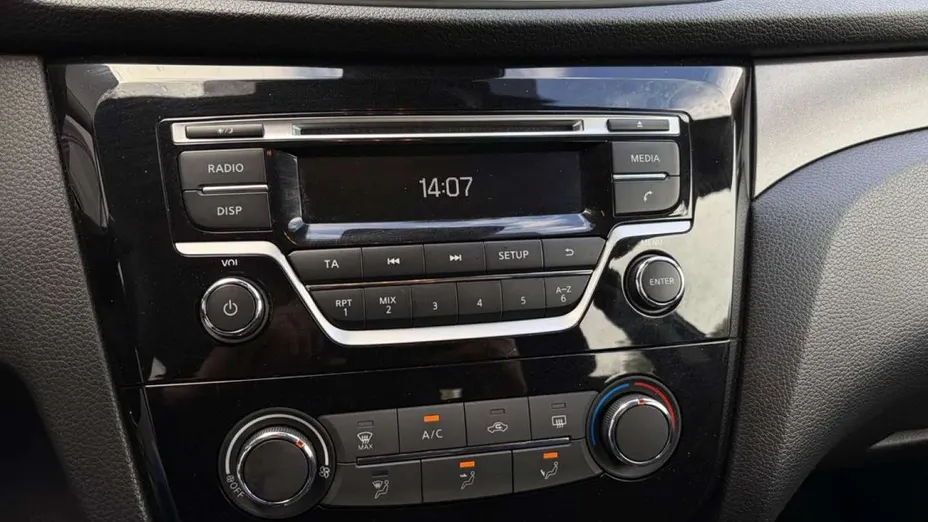 NISSAN Qashqai -