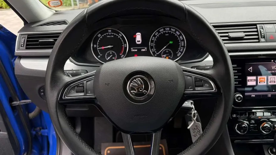 SKODA Superb -