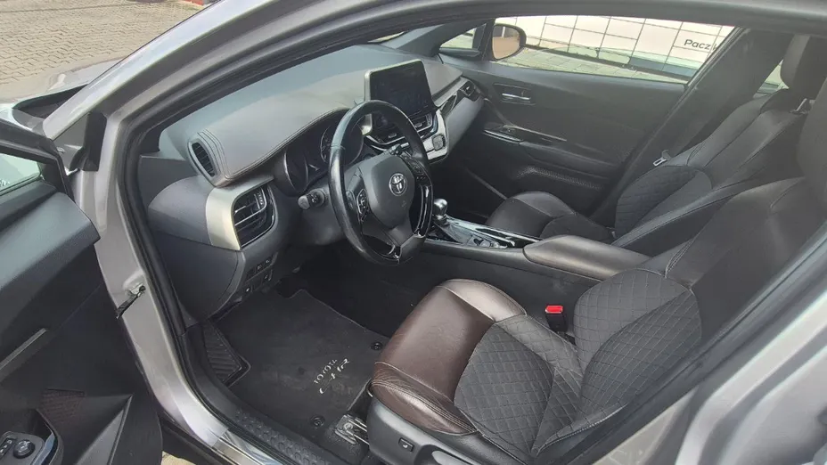 TOYOTA C-HR -