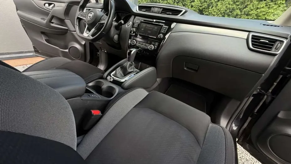 NISSAN Qashqai -