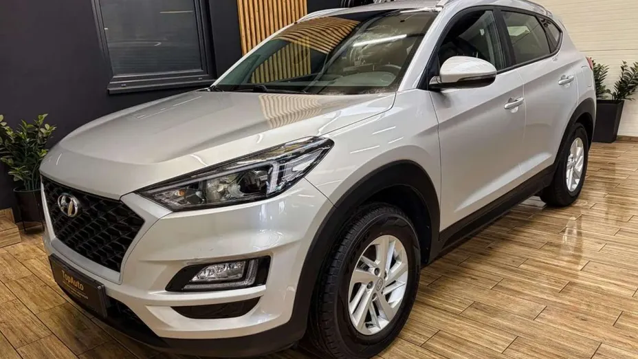 HYUNDAI Tucson -