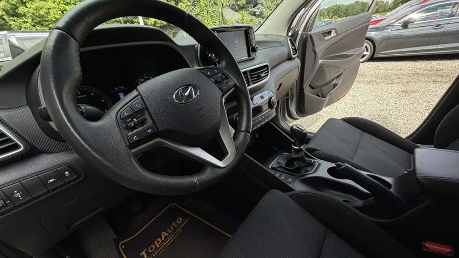 HYUNDAI Tucson -