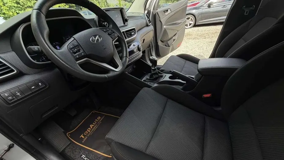 HYUNDAI Tucson -