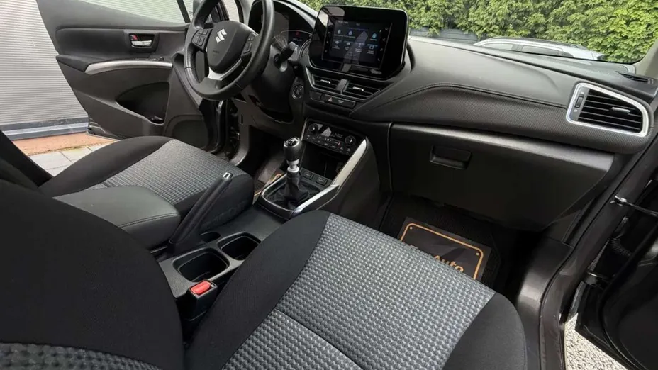 SUZUKI SX4 -