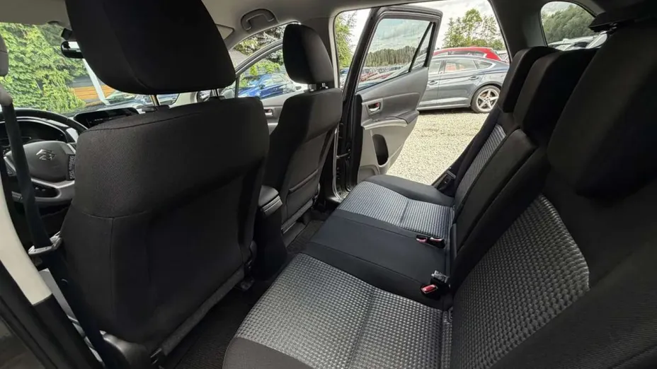 SUZUKI SX4 -