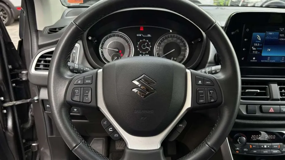 SUZUKI SX4 -