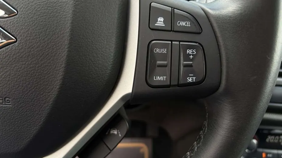 SUZUKI SX4 -