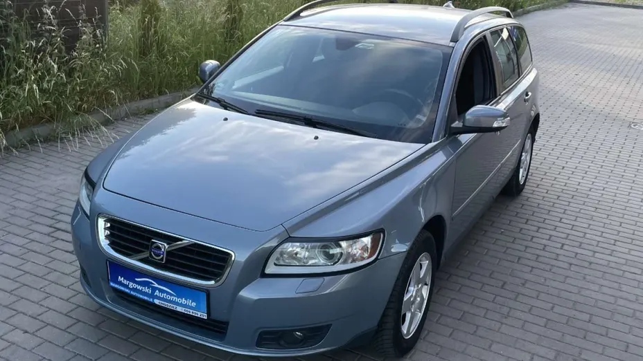 VOLVO V50 -