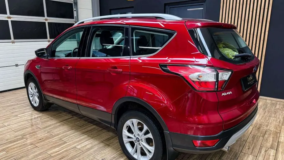 FORD Kuga -