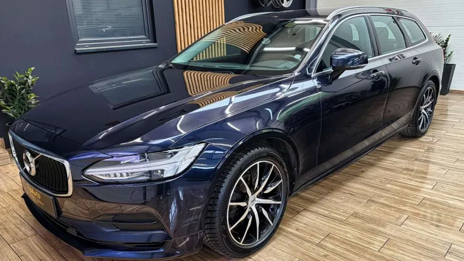 VOLVO V90 -