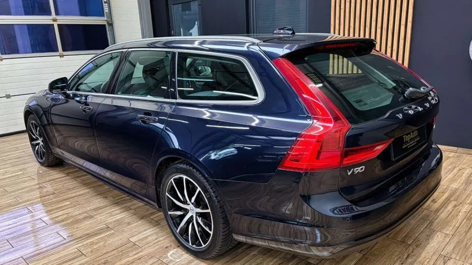 VOLVO V90 -