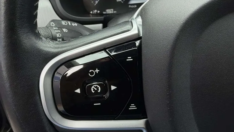 VOLVO V90 -