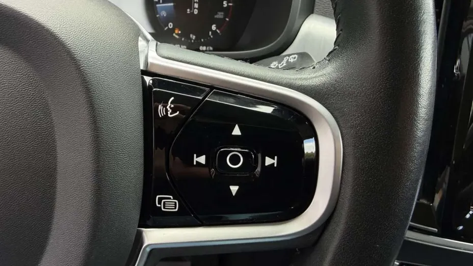 VOLVO V90 -