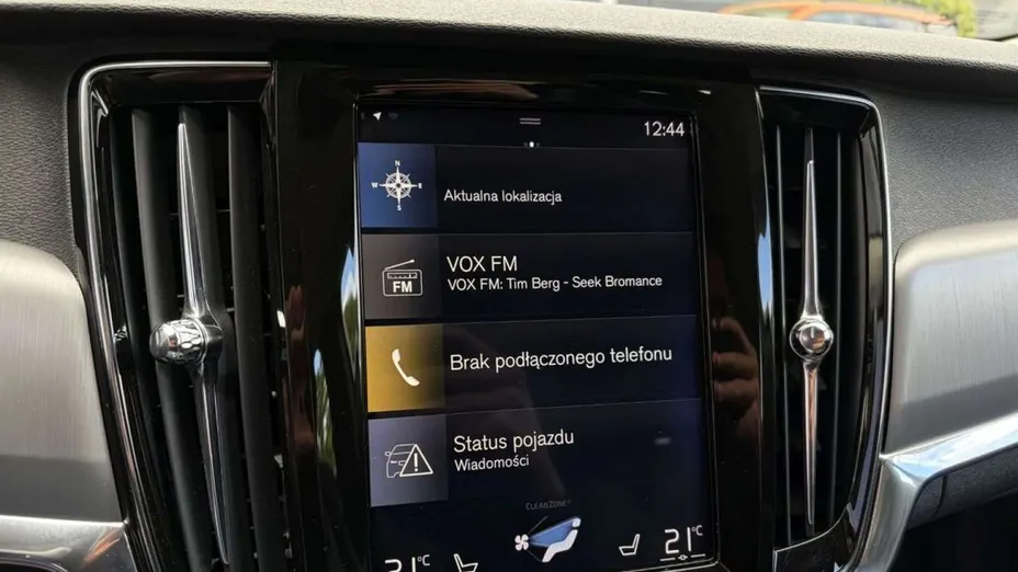 VOLVO V90 -