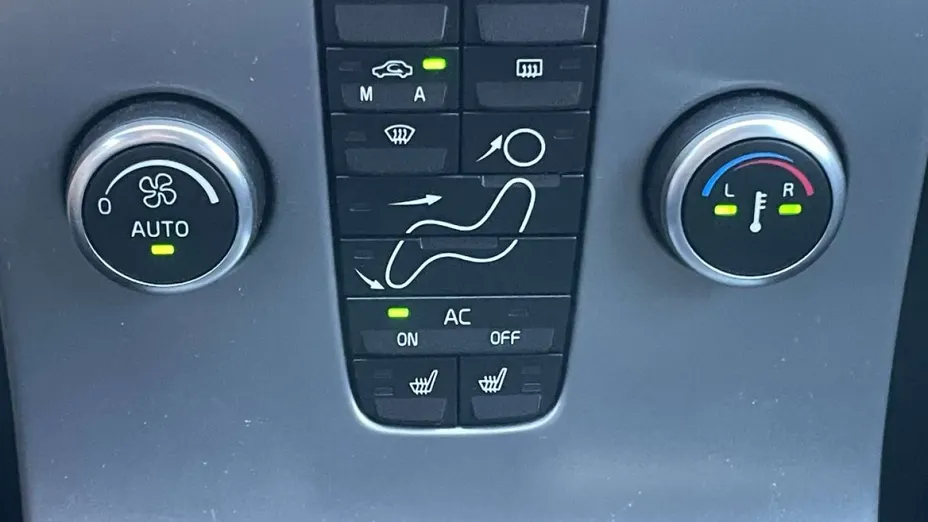 VOLVO V50 -
