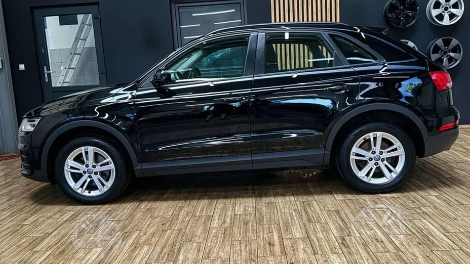 AUDI Q3 -