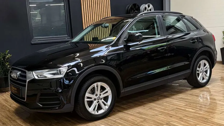 AUDI Q3 -