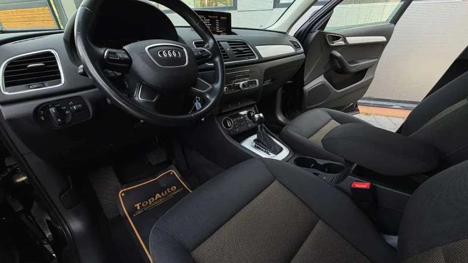 AUDI Q3 -