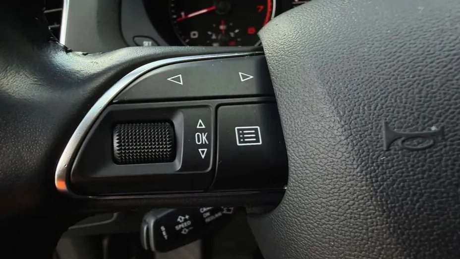AUDI Q3 -