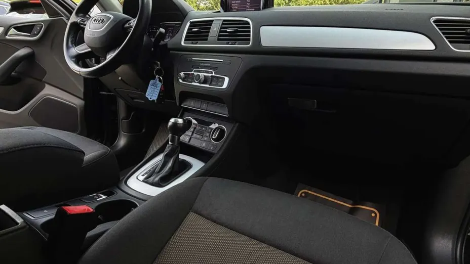 AUDI Q3 -