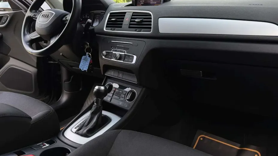 AUDI Q3 -