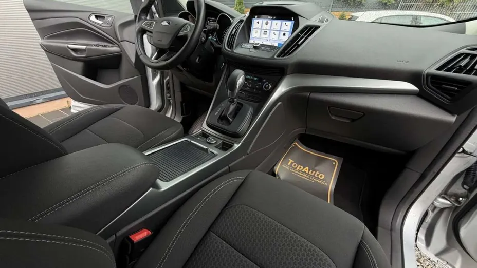 FORD Kuga -
