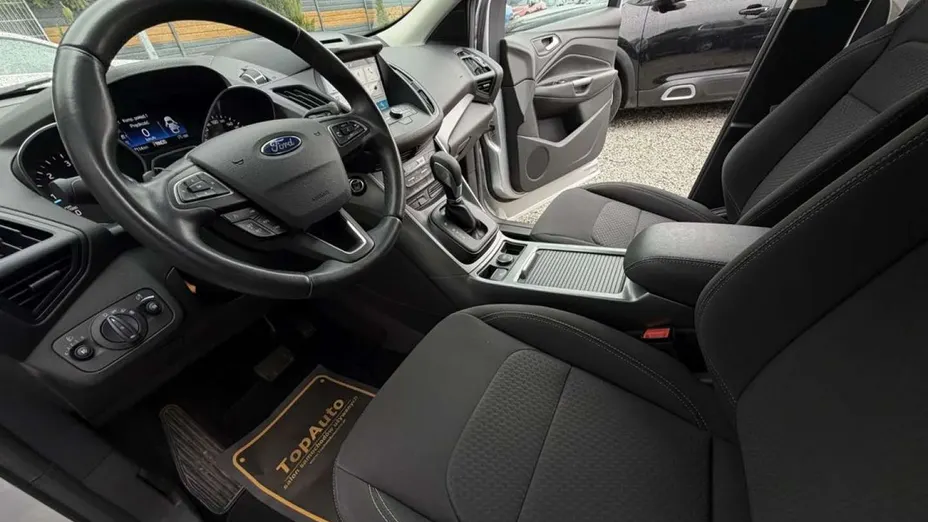 FORD Kuga -