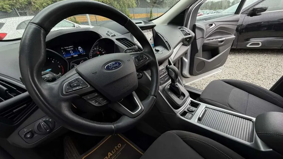 FORD Kuga -