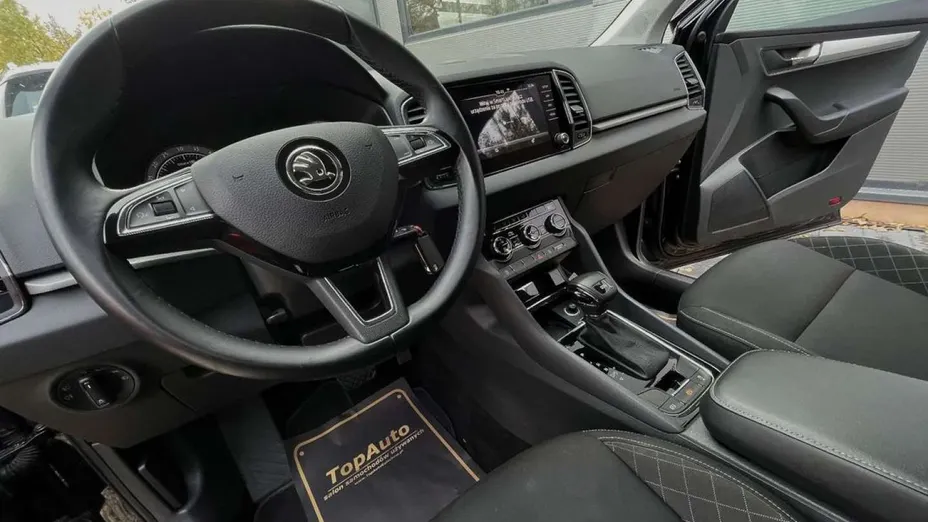 SKODA Karoq -