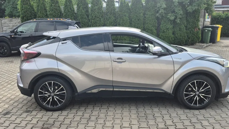 TOYOTA C-HR -
