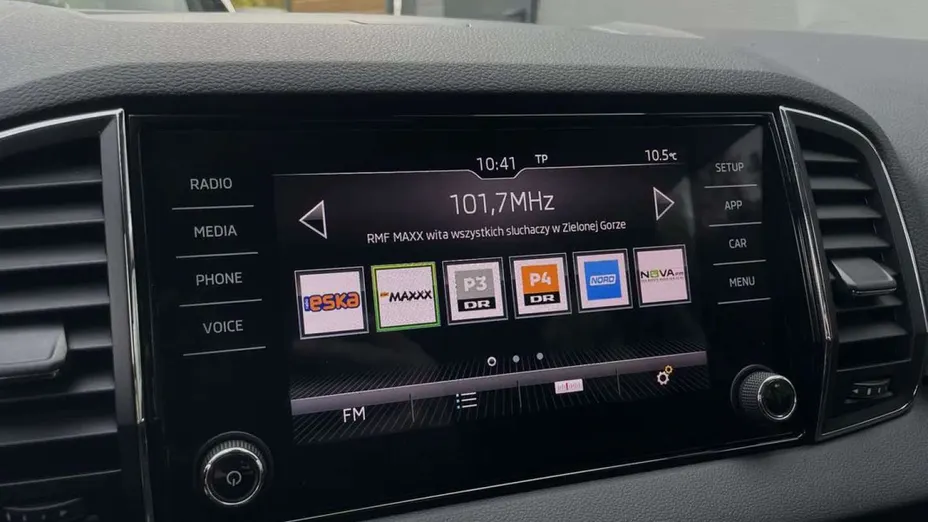 SKODA Karoq -