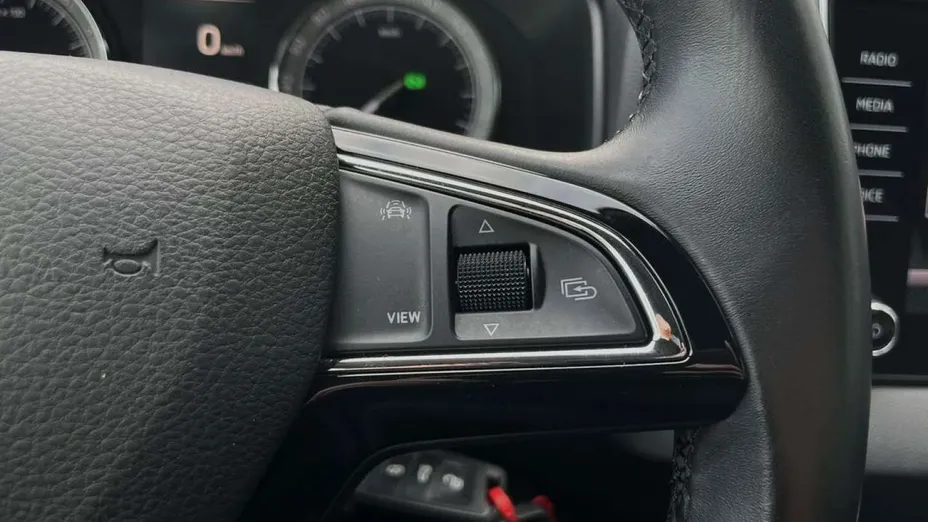 SKODA Karoq -